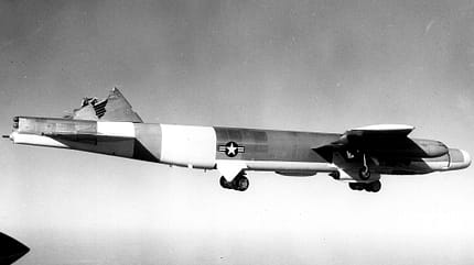 boeing, b52,b-52h, stratofortress, leitwerk, unfall, bomber, usaf Boeing B-52H ohne Leitwerk im Flug seitlich
