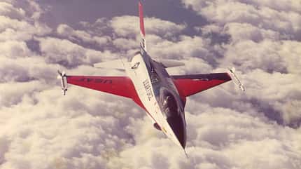 f16, f-16, yf-16, erstflug, viper, lockheed martin, fighting falcon, 50 jahre, kampfflugzeug, YF-16 Prototyp im Flug von vorn