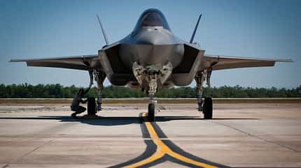 F35, F-35, Lightning, lockheed martin, 135, triebwerk, unfall, stealth, kampfflugzeug, usaf F-35 am Boden von vorne