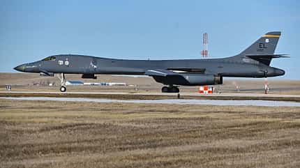 B-1B Lancer rollend am Boden