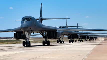 B-1B Lancer Bomber hintereinander