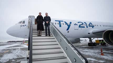 Tupolew Tu-214 für Red Wings