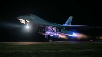 B-1B Lancer,GBU,Missile,Bombers,AFSGC,Ellsworth AFB B-1B Lancer Start bei Nacht