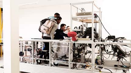 ELT, Elektrotechnik, Luftfahrttechnik, Hochschule RheinMain, Flugsimulator, Studium, Labor