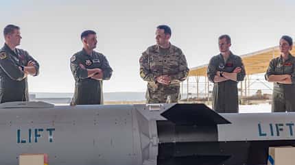 AGM-183, hyperschall, boeing, b-52, USAF, ARRW HACM-Flugköper mit Personen