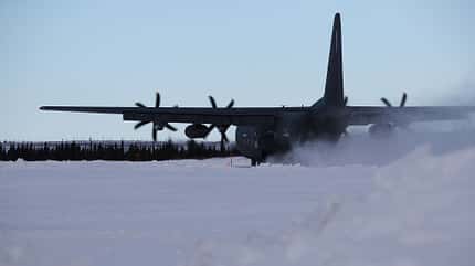 Lockheed, c130, c-130J, hercules, luftwaffe, ksk, kommando spezialkräfte Start C-130 Hercules Luftwaffe im Schnee
