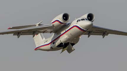 Russische Luftwaffe, An-72 beim Start.