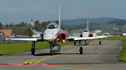 f5, f-5e, tiger, northrop, schweiz, patrouille suisse F-5E Tiger Patrouille Suisse rollend von vorne