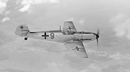 Honorarpflichtig, Luftwaffe, Tarnanstrich, Zweiter Weltkrieg, Front, Messerschmitt, Bf109E, Bf109B, Focke Wulf, Fw190A, Bf109G, Fw190A6, Fw190D, Me410, Bf109K, Me262A