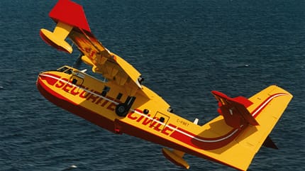 Canadair, CL-415, Wasserbomber, De Havilland Canada, DHC-515, firefighter Canadair CL-415 Wasserbomber im Flug