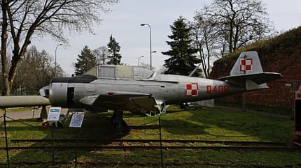 mikojan, suchoi, MiG, Mig-15, MiG-17, MiG-21, miG-23, Su-7, Su-20, Su-22, Lim-5 PZL TS-8 Bies im Museum Warschau