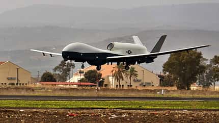 MQ-4C, Triton, Sigonella, Northrop Grumman MQ-4C Triton landet in Sigonella.