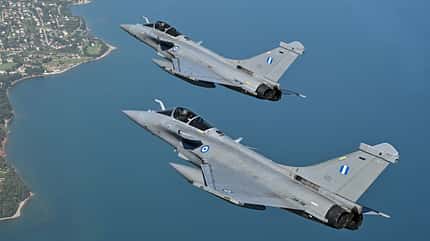 Griechische Rafale in Formation Luftaufnahme