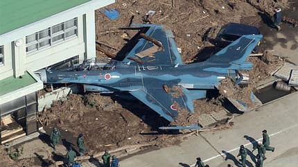 japan, jasdf, naha, okinawa, tsunami, f2, f-2, mitsubishi, eagle, f15, F-15 F-2B Tsunami-Schaden Luftaufnahme