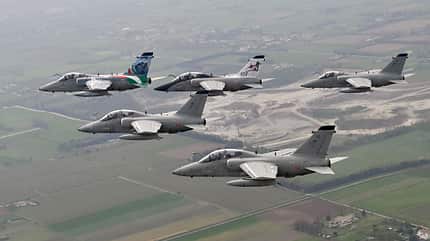 AMX, AMI, Italien, Jagdbomber Fünfer-Formation AMX Jagdbomber Luftaufnahme