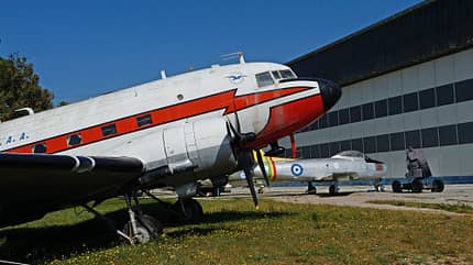 Museum, Dekeleia, Tatoi, Griechenland, Douglas, DC-3, F-86 Übersicht Museum Tatoi mit DC-3 und F-86