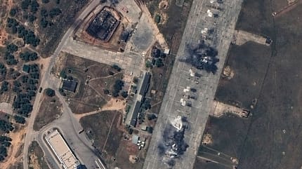 Mikojan, MiG-31, Foxhound, Russland MiG-31-Wracks auf Satellitenfoto