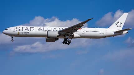 Boeing 777-300 9V-SWM von Singapore Airlines.