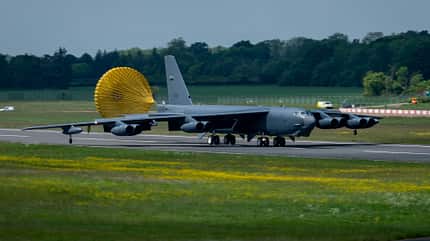 Landung B-52H Stratofortress mit Bremsschirm