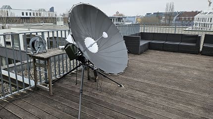 DLR, Satellit, Heinrich Hertz, OHB System AG Bremen, Telekommunikation, Raumfahrt, ILKA, tragbare Antenne