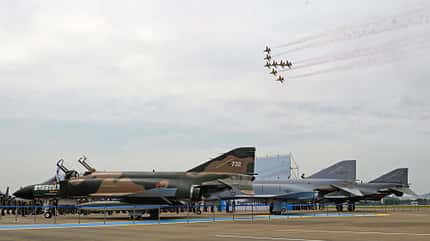 F-4, Phantom, McDonnell Douglas, Südkorea F-4 Phantoms am Boden mit Kunstflugteam Südkorea
