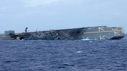 US Navy, USS Tarawa, LHA-1, Flugzeugträger Sinkende USS Belleau Wood