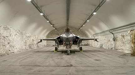 Norwegische F-35 im Tunnel