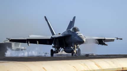F/A-18E Super Hornet beim Katapultstart