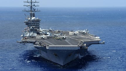 USS Dwight D. Eisenhower Ansicht von vorne