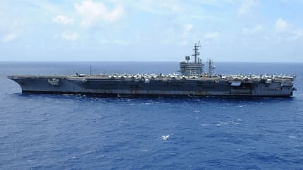 USS Dwight D. Eisenhower auf See