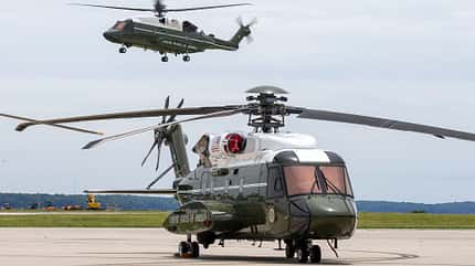 Zwei Sikorsky VH-92A Patriot der Marines