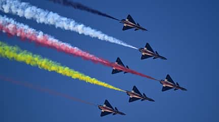 Chinas Kunstflgteam Ba-Yi bei der Egypt Airshow