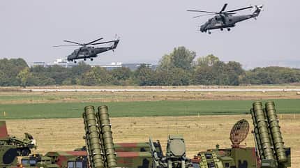 Serbien, Mi35, MiG29 Serbiens MiG-29 und Mi-35 in Aktion.