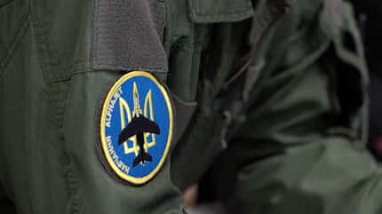 Alpha Jet Schulung ukrainischer Piloten Wappen auf Fliegerkombi