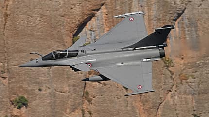 Dassault Rafale vor Felswand