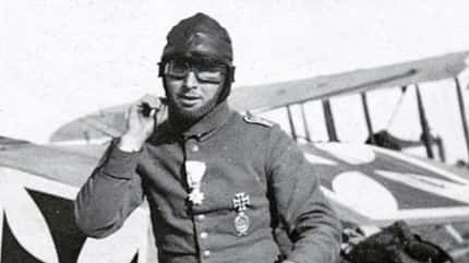 Immelmann, Max Immelmann, Jagdflieger, Erster Weltkrieg, Absturz Avion, Fokker, Luftkampf Lens, Wrack, Max Mulzer, Flak