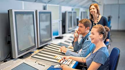 DFS Deutsche Flugsicherung, Fluglotse, Flugverkehrskontrolle, Tower, Center, Towerlotse, Austrocontrol, Remote Tower Control