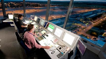 DFS Deutsche Flugsicherung, Fluglotse, Flugverkehrskontrolle, Tower, Center, Towerlotse, Austrocontrol, Remote Tower Control 10 KE 0352-01