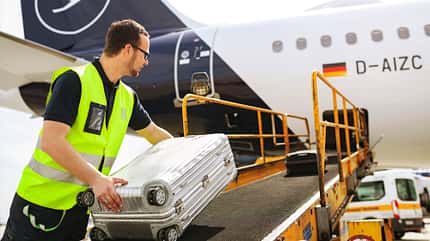 Ramp Agent, Bodenpersonal, Pushback, Tankwagenfahrer, Lademeister, Bodenabfertigung, Gepäckverladung, Vorfeldmitarbeiter