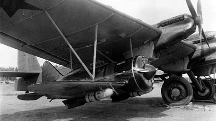Tupolew, Sowjetunion, Mutterschiffe, TB-3, Polikarpow, I-16 Polikarpow I-16 unter der Tragfläche einer TB-3