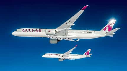 Airbus, Airbus A350, A350-900, A350XWB, Vietnam Airlines, Lufthansa, Rolls Royce, Air France Flug-Formation von zwei Airbus A350-1000 von Qatar Airways.