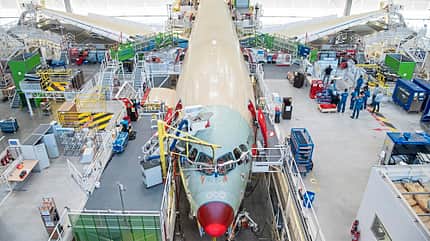 Airbus, Airbus A350, A350-900, A350XWB, Vietnam Airlines, Lufthansa, Rolls Royce, Air France Blick in die Final Assembly Line vom Airbus A350 in Toulouse.