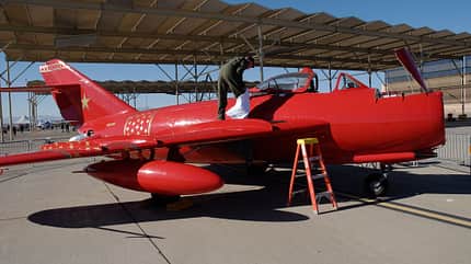 Mikojan MiG-17 als Warbird am Boden
