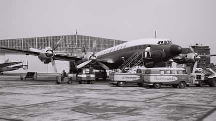 Lufthansa Super Star auf dem Flughafen Hamburg