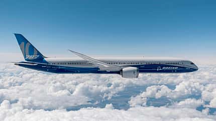 787-9, Trent 1000, Boeing 787, Lufthansa, Qantas, Air France, 787 Kabine, 787-8, 787-10, full flight simulator Boeing 787-10 mit Boeing Livery über den Wolken