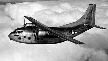 Fairchild C-123 Provider seitlich im Flug Fairchild C-123 Provider seitlich im Flug