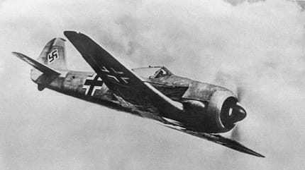 BMW 801 Motor, legendärer Flugmotor, Focke-Wulf Fw 190, Sternmotor, Bayerische Motoren Werke, Zeichnung Focke-Wulf Fw 109 im Kurvenflug