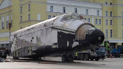 Raumfähre Buran beim Transport nach Werchnjaja Pyschma