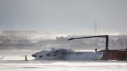 CRJ900 Regionaljet nach Unfall in Toronto