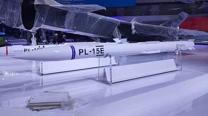 Langstrecken-Luft-Luft-Lenkwaffe PL-15E aus China.